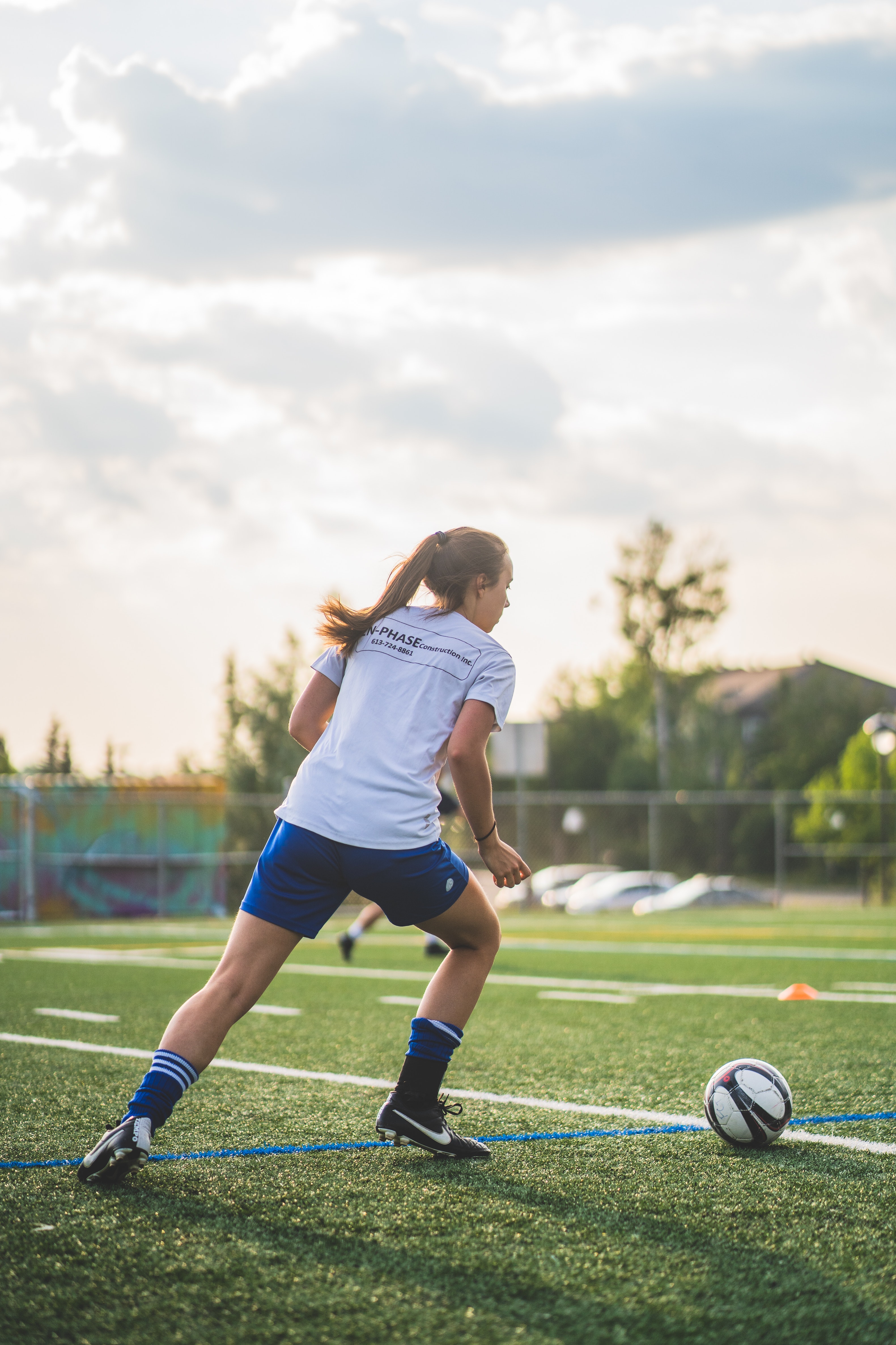 Image of a player with the ball